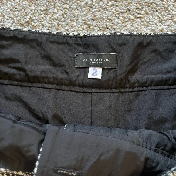 NWOT ANN TAYLOR Factory Tweed Fringe Shorts - Picture 4 of 6